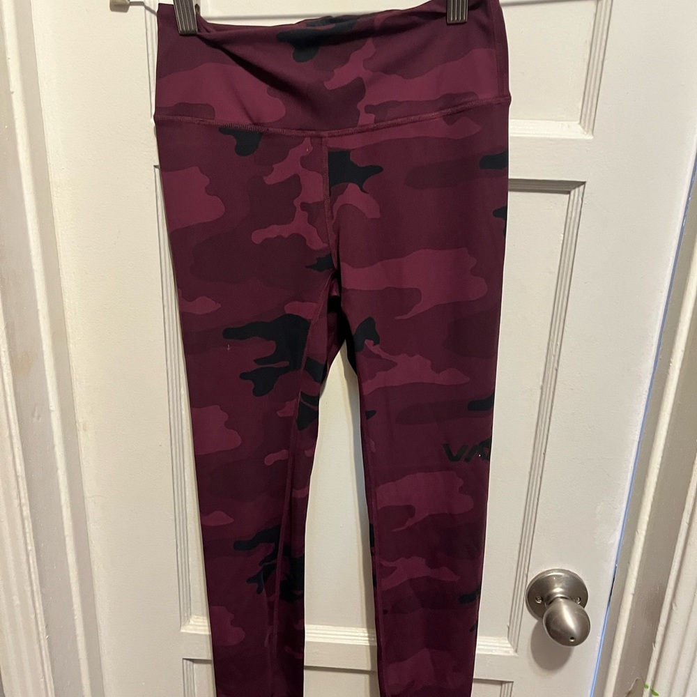RVCA camp leggings - Maroon and Black